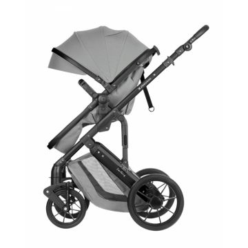 Carucior copii transformabil 3in1 KikkaBoo Darling LightGrey 2024,Reversibil,Cadru din aluminiu,Roti pivotante,Suspensii,Spatar reglabil,Maner parinte reglabil,Scaun auto i-Size,Geanta,Suport pahar,Husa picioare,Plasa insecte