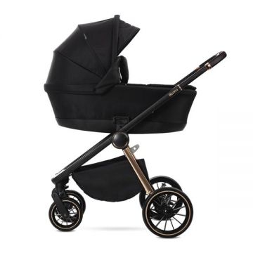 Carucior 3 in 1 pentru copii Lorelli Bianca Negru, prevazut cu sistem anti-reflux, cadru din aluminiu, suspensii, parte sport reversibila, bara de protectie detasabila, geanta, greutate admisa 22 kg