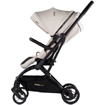 Carucior sport Chipolino Revolut Biscotta cu sezut rotativ, varsta 0+, greutate admisa 22 kg, spatar reglabil, bara de siguranta detasabila si roti cu suspensii