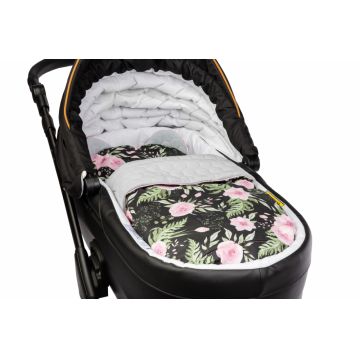 Set perna si pilota pentru landou 2 fete Sensillo Velvet Flori negre Set perna si pilota pentru landou 2 fete Sensillo Velvet Flori negre